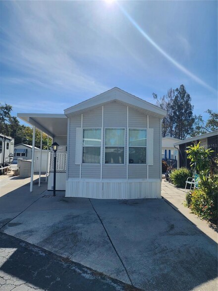 1674 University Pkwy Unit 52, Sarasota, FL 34243