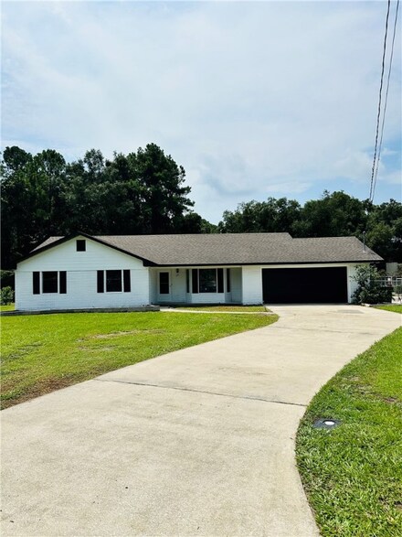 225 Glen Meadows Cir, Brunswick, GA 31523