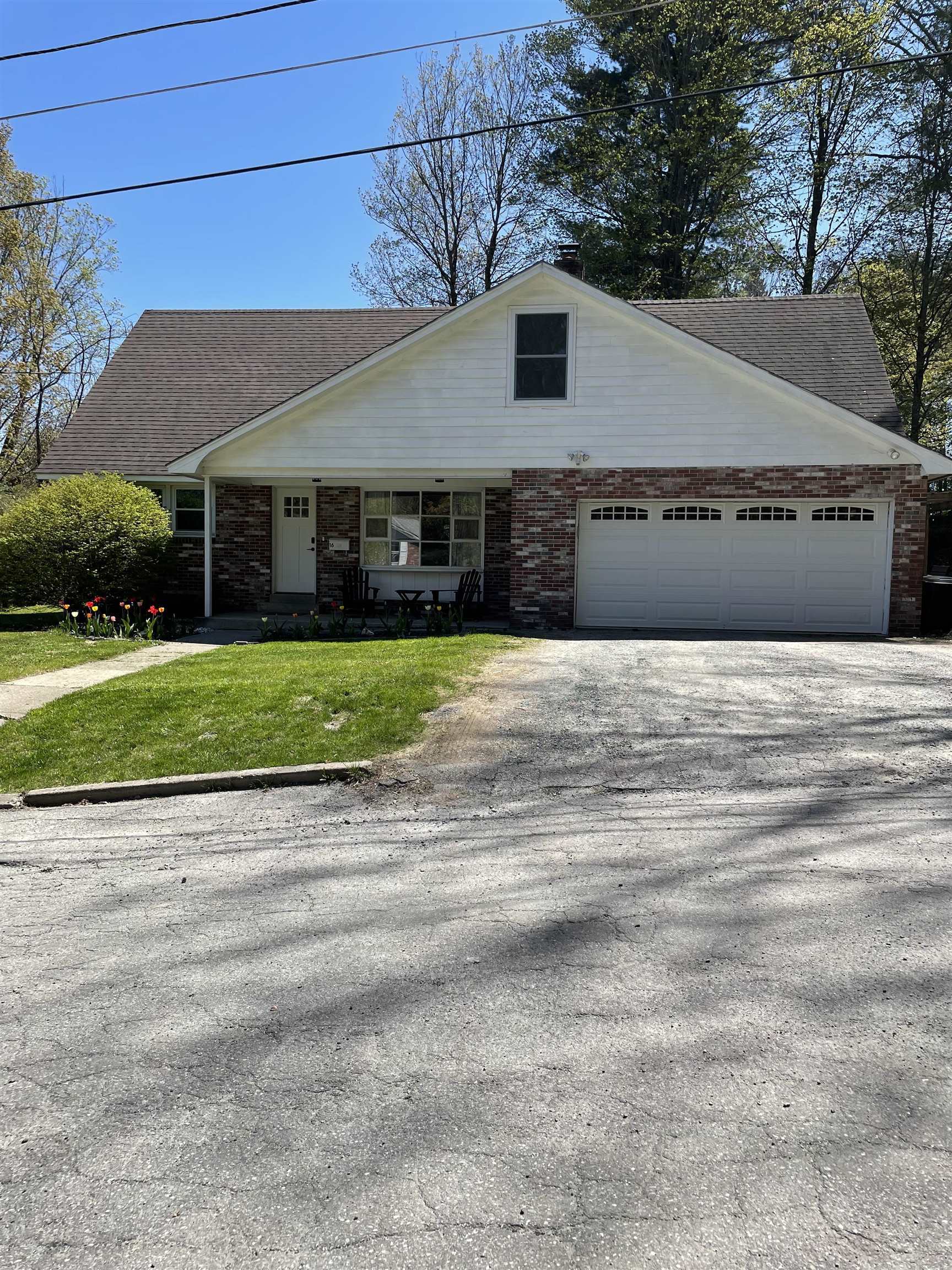16 Acer Heights Rd, Claremont, NH 03743