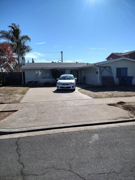 1355 Bluebell Way, El Cajon, CA 92021