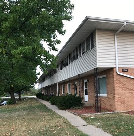 1719 Remington Rd, Rockford, IL 61108