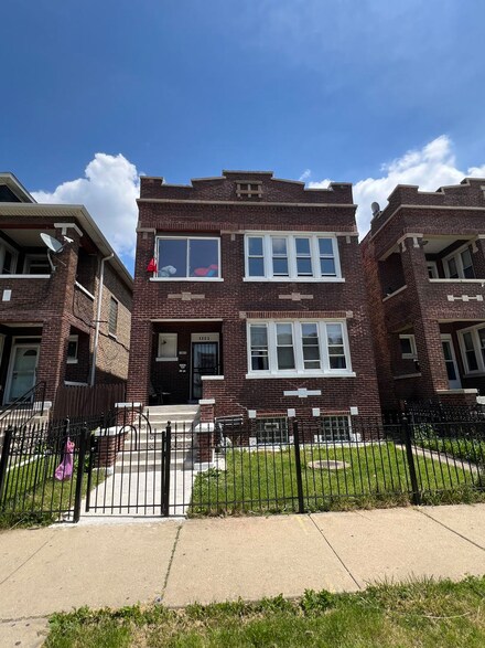 1803 S 49th Ave, Cicero, IL 60804
