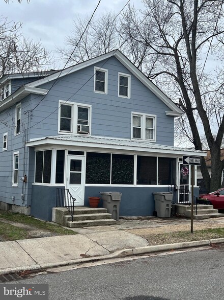 21 E Buck St, Paulsboro, NJ 08066