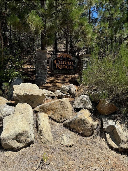8 N Cedar Vista Cir, Bass Lake, CA 93604
