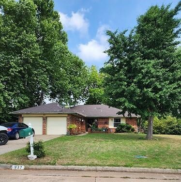 937 W Churchill Way, Mustang, OK 73064