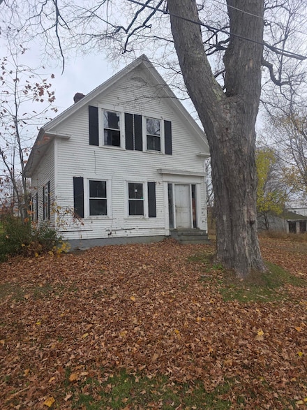 26 Mill St, Hartland, ME 04943