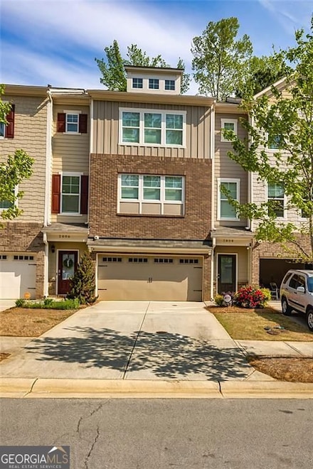 2808 White Oak Ln, Decatur, GA 30032