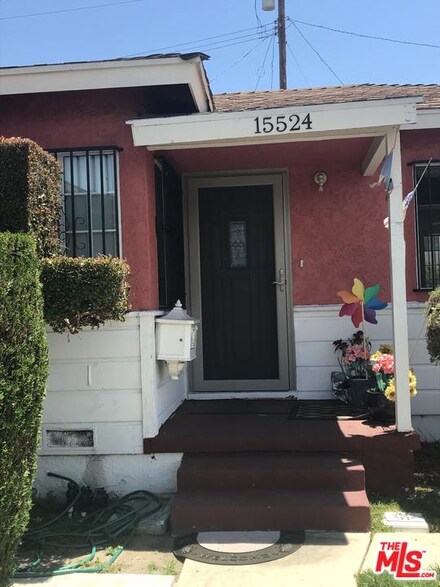 15524 S Visalia Ave, Compton, CA 90220