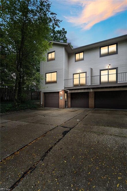 11511 Pearl Rd Unit B201, Strongsville, OH 44136