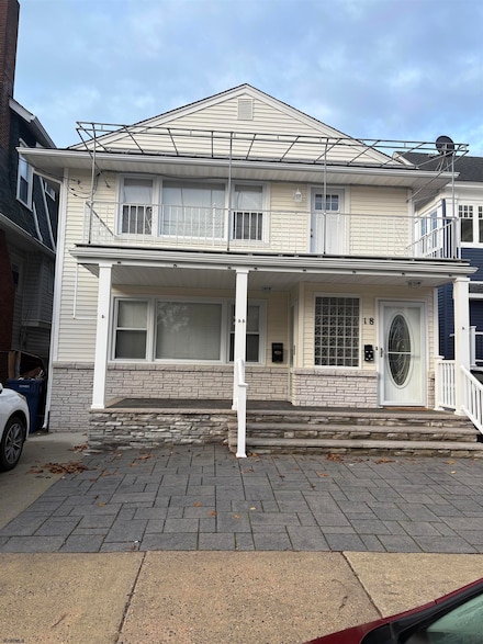 18 S Oakland Ave, Ventnor City, NJ 08406