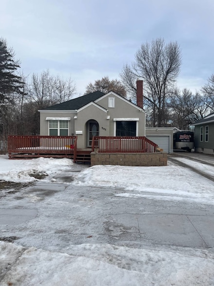 905 7th St NE, Devils Lake, ND 58301