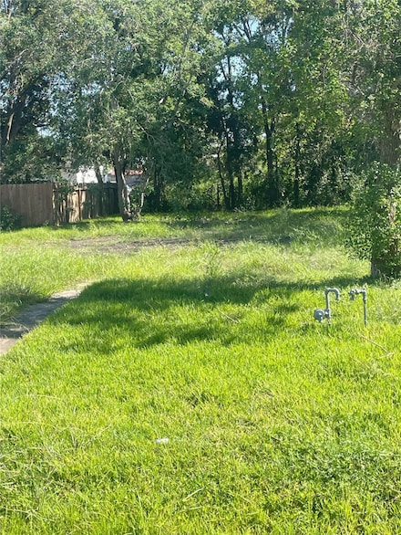 2209 Avenue F, Dickinson, TX 77539