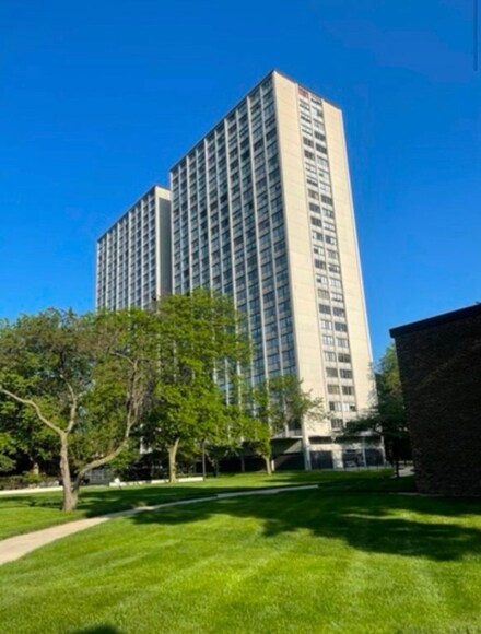 4850 S Lake Park Ave Unit 1604, Chicago, IL 60615