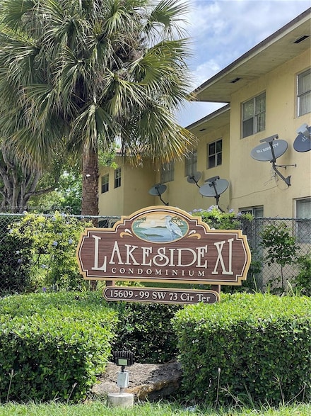 15699 SW 73rd Cir Terrace Unit 19, Miami, FL 33193