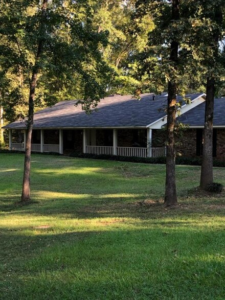226 Amy Ln, Mansfield, LA 71052