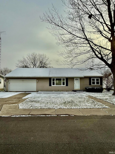 705 Westwood Dr, Lynn, IN 47355