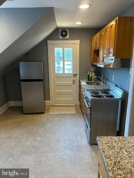 10 S Kirklyn Ave, Upper Darby, PA 19082