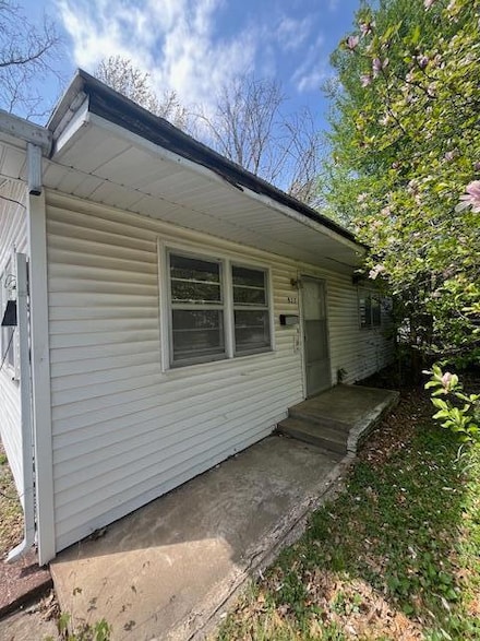 927 S Weaver Ave, Springfield, MO 65806