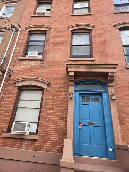 253 York St Unit 3, Jersey City, NJ 07302