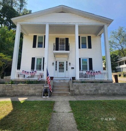 307 Wetzgall St, Pomeroy, OH 45769