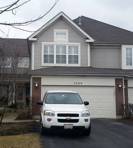 3069 Serenity Ln, Naperville, IL 60564