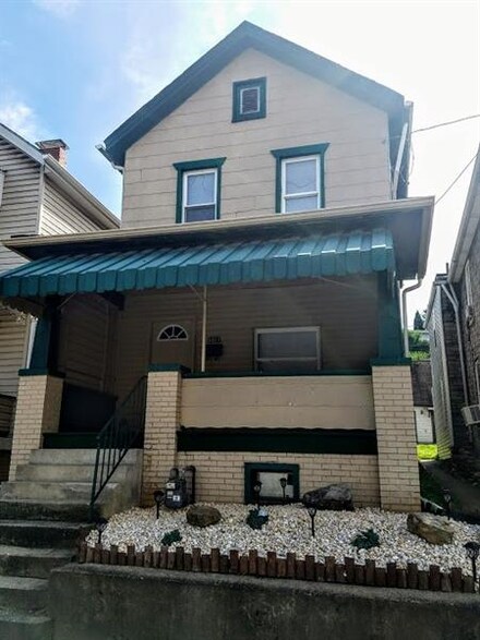 1011 Mckean Ave, Charleroi, PA 15022