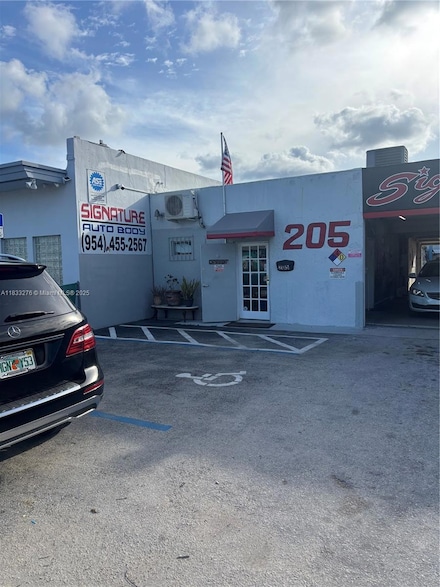 205 N Dixie Hwy, Hallandale Beach, FL 33009
