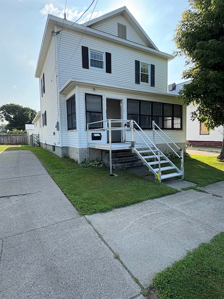 54 Beach St, Massena, NY 13662