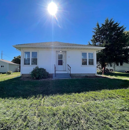 207 W 11th St, Bicknell, IN 47512