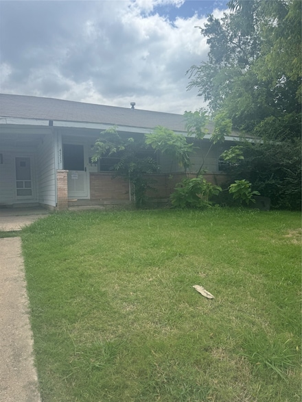 4313 Roberts St, Greenville, TX 75401
