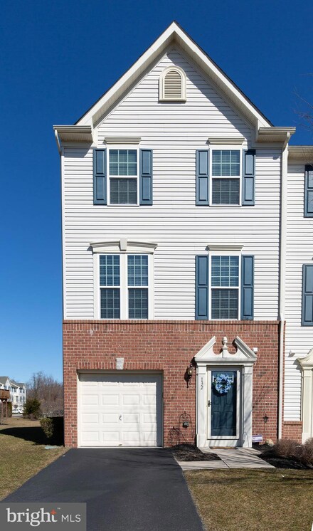 132 Michelle Way, Cinnaminson, NJ 08077