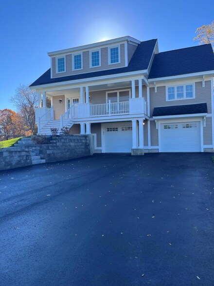 2 Skyview Dr, Kittery, ME 03904