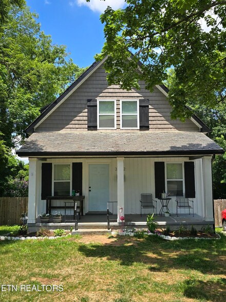 352 Telford St, Alcoa, TN 37701