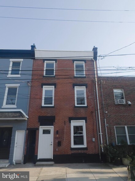 2507 Salmon St, Philadelphia, PA 19125
