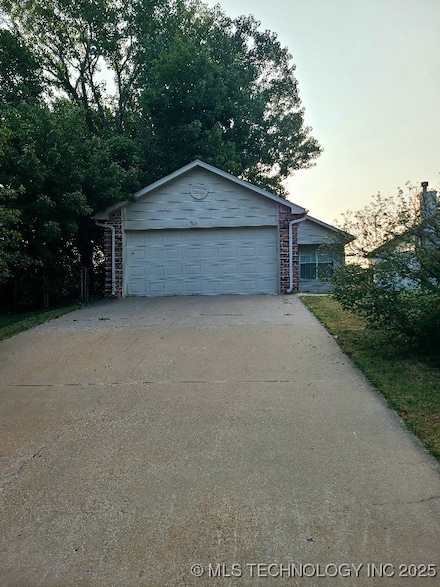 5651 S Xenophon Ave, Tulsa, OK 74107