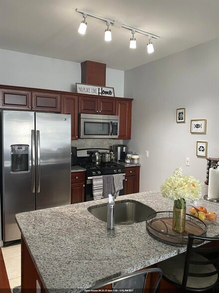 380 1/2 Avenue C Unit 2, Bayonne, NJ 07002