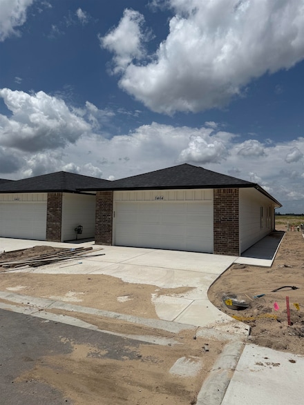5464 N Briskbay Ct, Maize, KS 67101