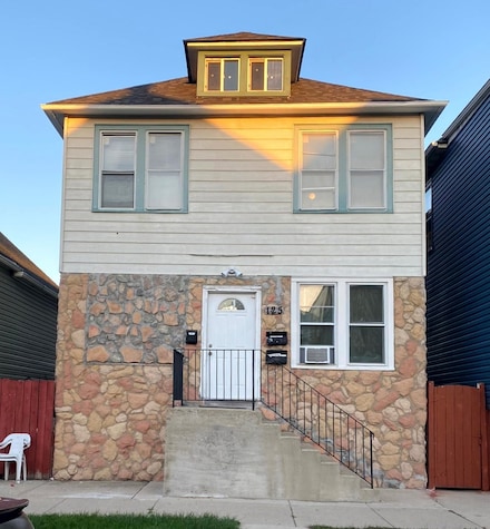 125 N 22nd Ave, Melrose Park, IL 60160