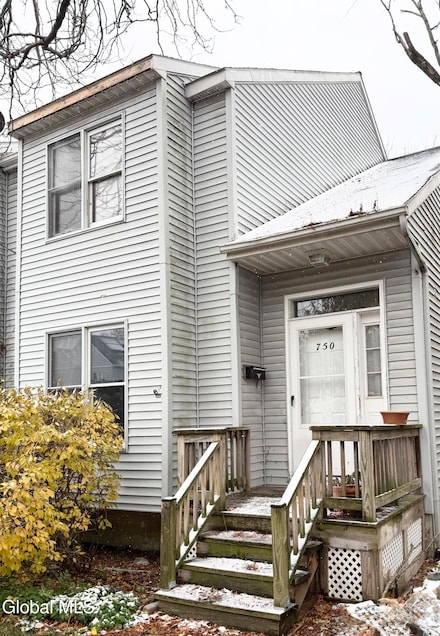 750 Hamilton St, Schenectady, NY 12307