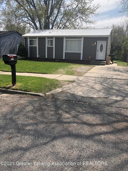 4117 Heathgate Dr, Lansing, MI 48911