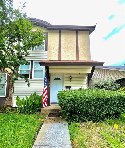 2067 Clubview Dr, Carrollton, TX 75006