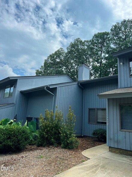 4305 Hunters Club Dr, Raleigh, NC 27606