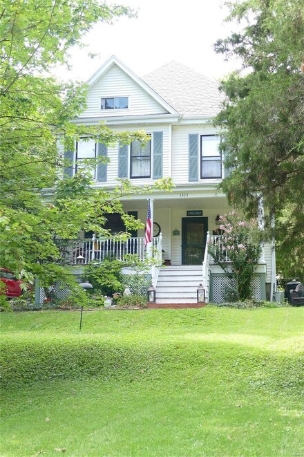 1515 Hawthorne Place, Saint Louis, MO 63117