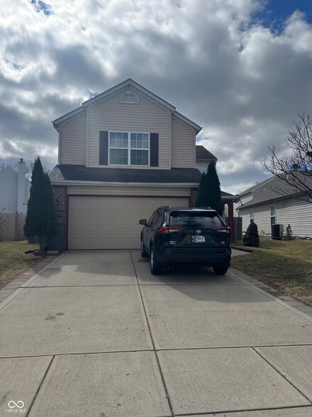 203 Village Green Dr, Indianapolis, IN 46227