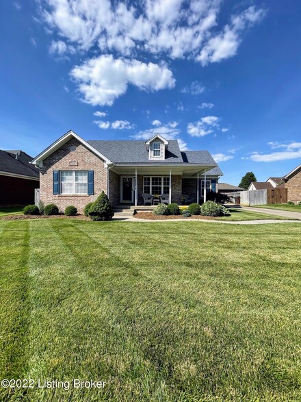 12521 Hedgeapple Way, Louisville, KY 40272