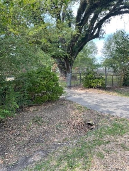 703 Live Oak St, Sulphur, LA 70663