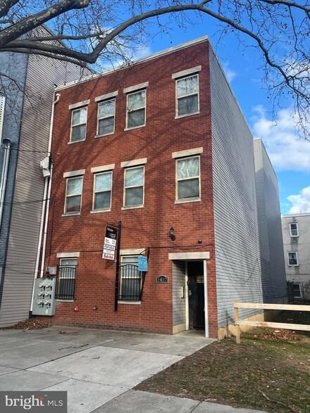 3407 Wallace St, Philadelphia, PA 19104
