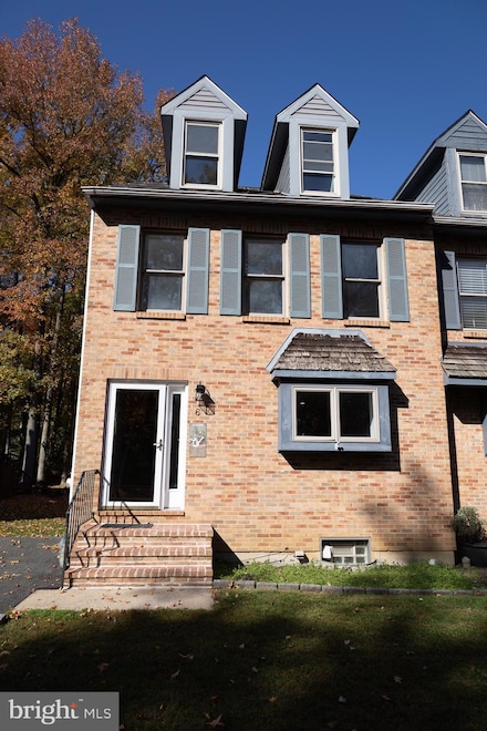 6 Variton Dr, Wilmington, DE 19810