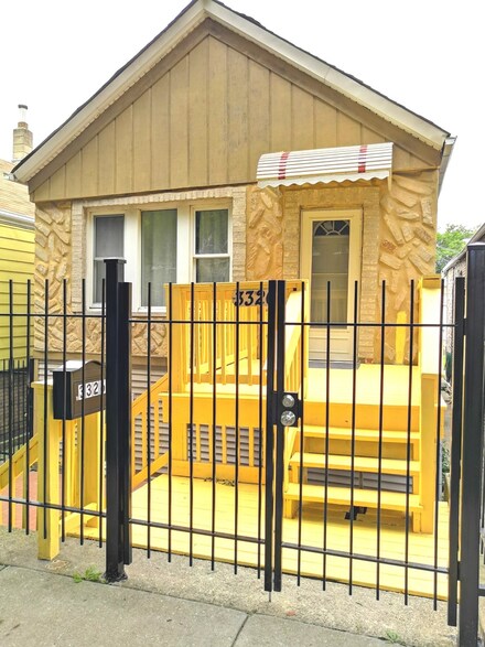 3326 S Seeley Ave, Chicago, IL 60608