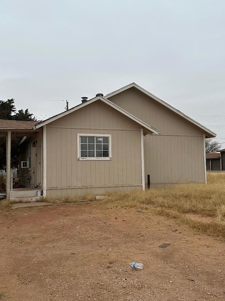 407 E 23rd St, Crane, TX 79731